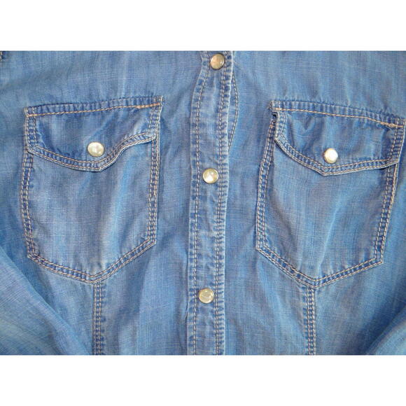 Trouvé Women's Denim Shirt - Stylish & Comfortable - Picture 5 of 7
